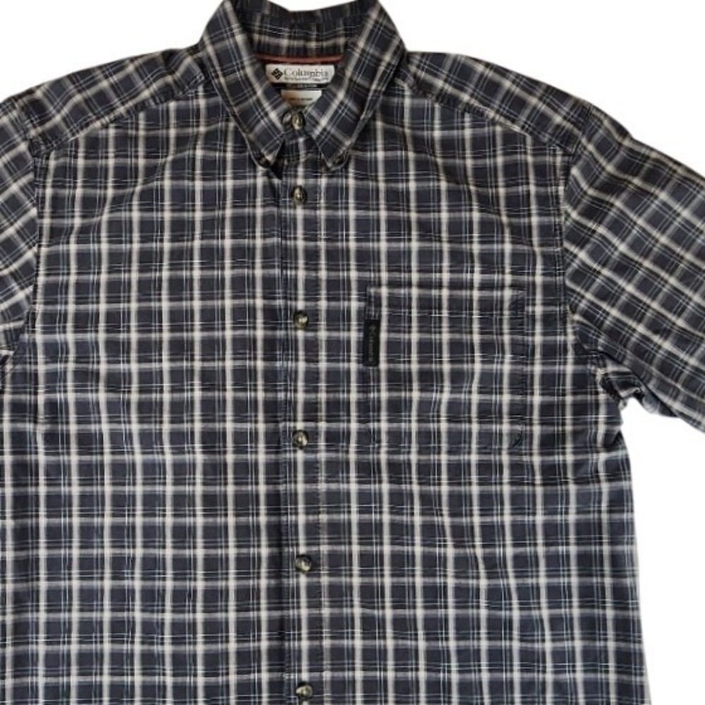 Columbia Mens Plaid Short Sleeve Size M Button Down Shirt Navy Blue Tan AM7269